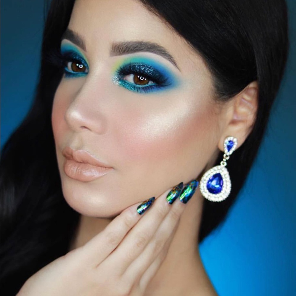 Huda Beauty Sapphire Obsessions Palette - Picture 4 of 8